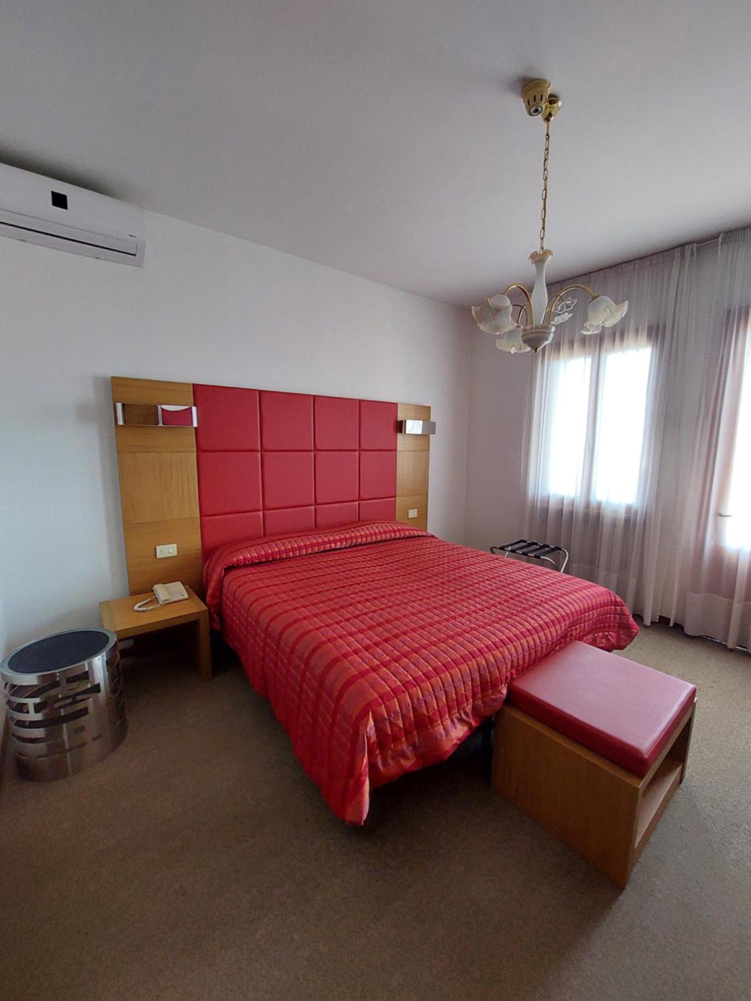 Albergo Alla Pineta Montebelluna Buitenkant foto